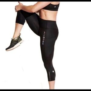 Lululemon x Peloton Fast and Free Crop Size 8